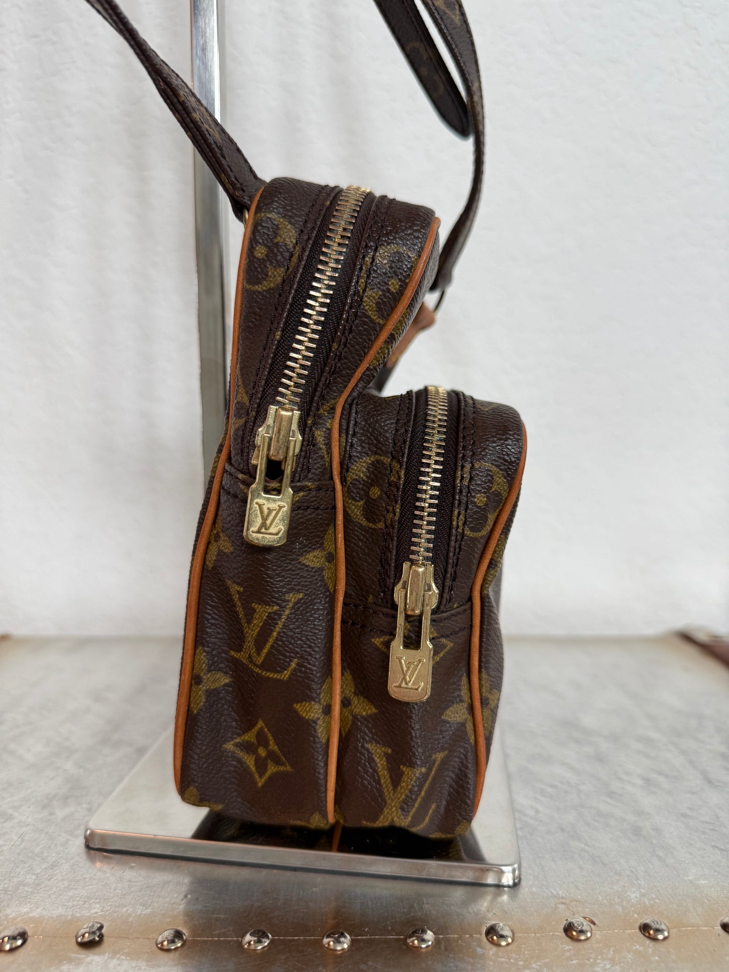 Pre-owned Louis Vuitton Mini Amazon Monogram Crossbody Bag