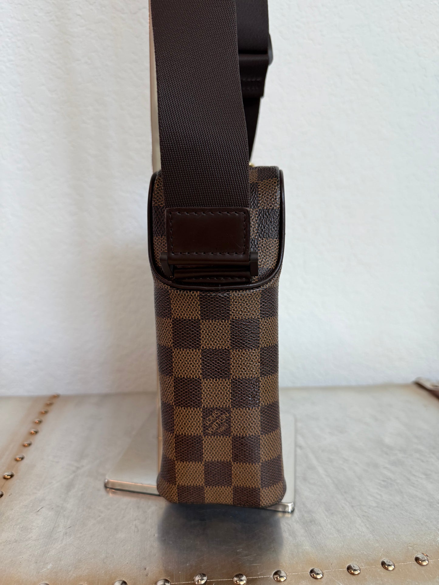 Pre-owned Authentic Louis Vuitton Olav PM Damier Ebene Crossbody Bag