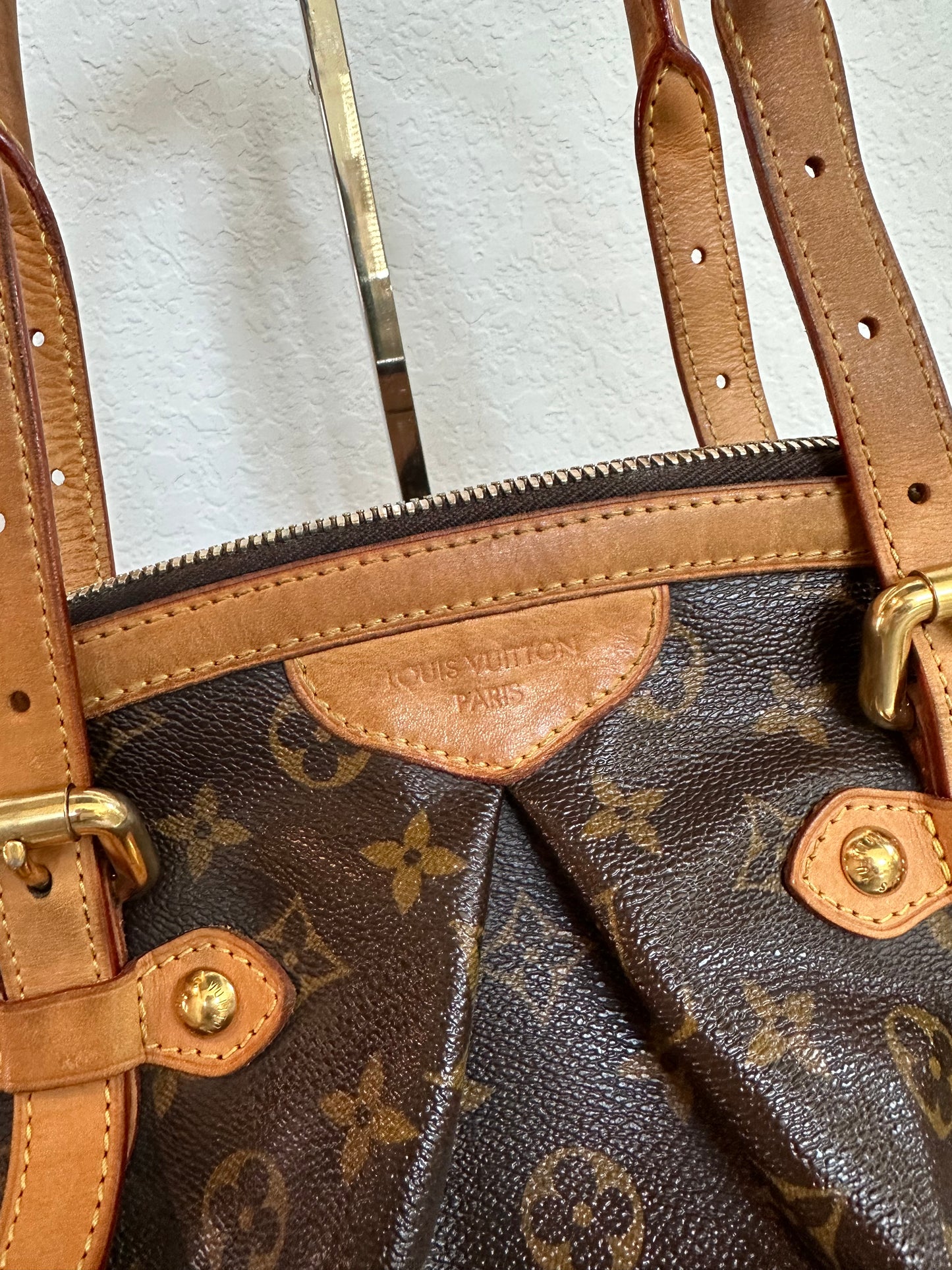 Pre-owned Authentic Louis Vuitton Tivoli GM Monogram Shoulder Bag