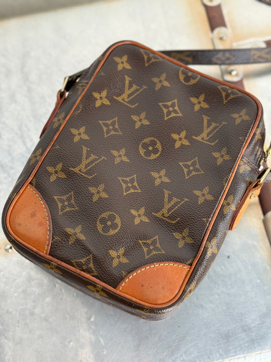 Pre-owned Authentic Louis Vuitton Amazon Monogram Crossbody Bag
