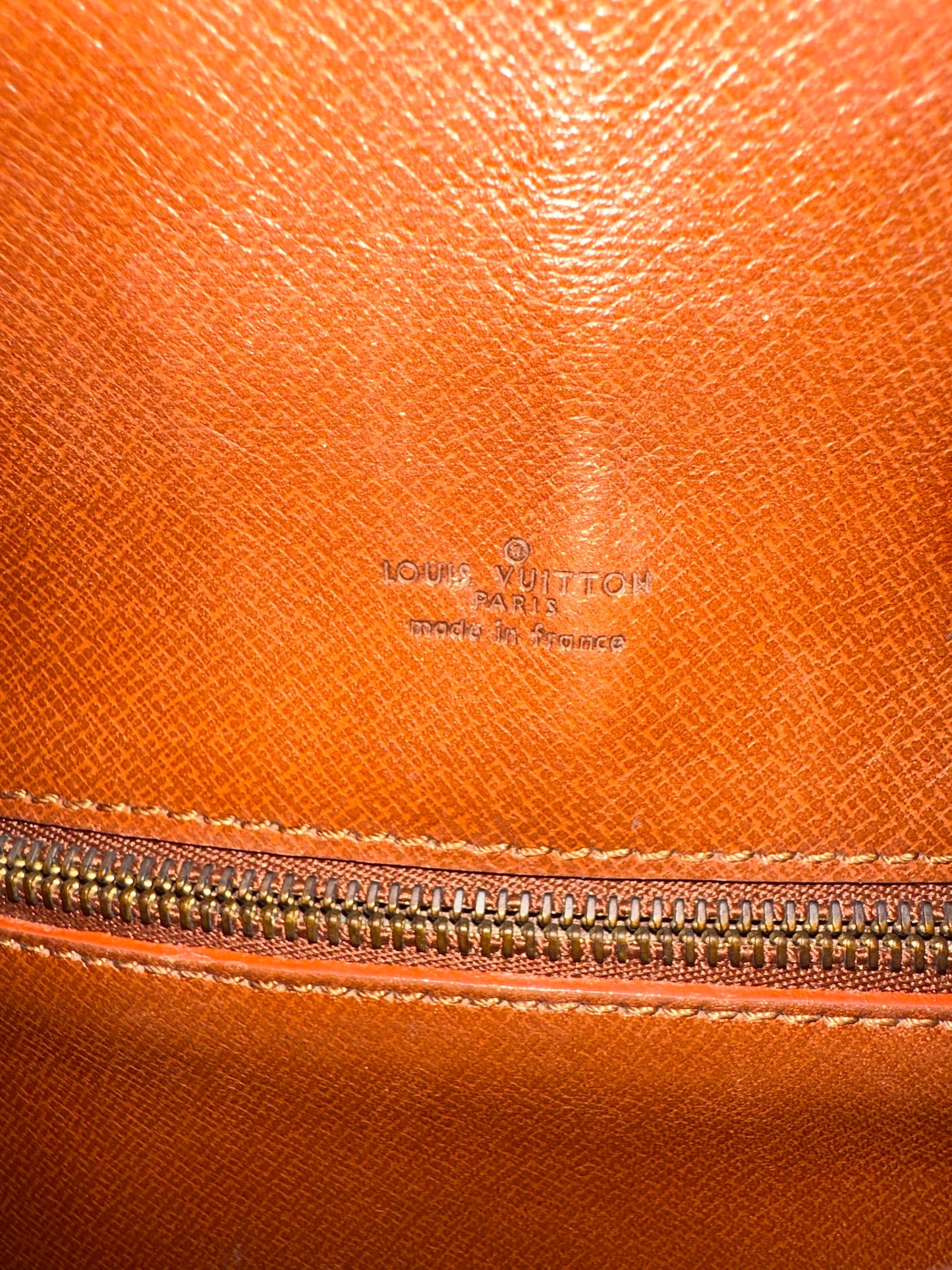 Pre-owned Authentic Louis Vuitton Saint Cloud MM Monogram Shoulder / Crossbody Bag