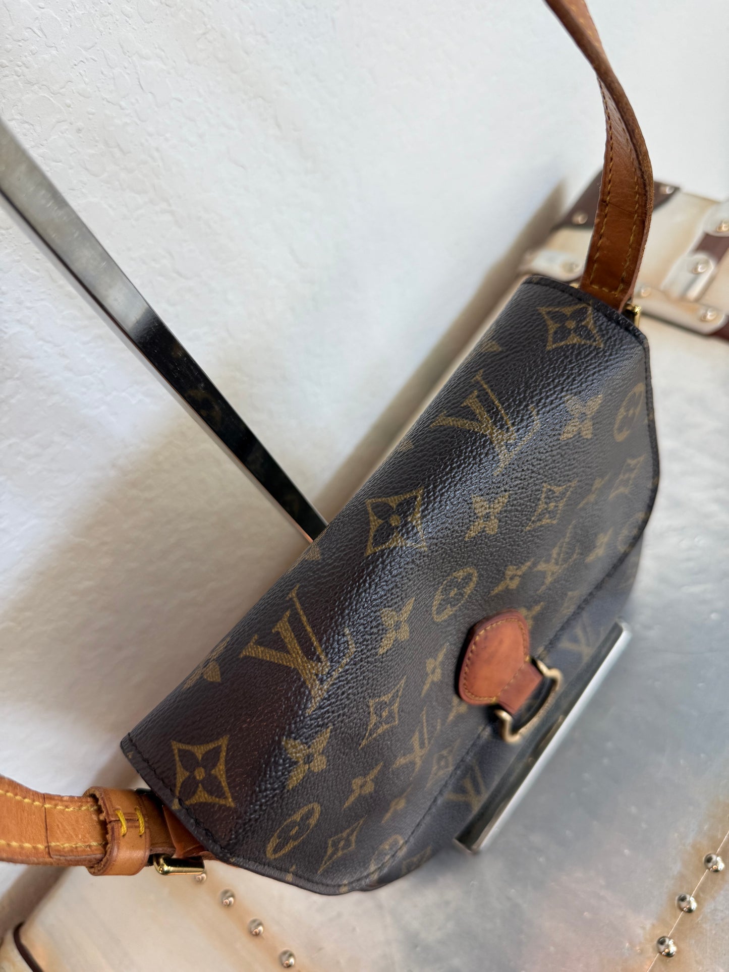 Pre-owned Authentic Louis Vuitton Saint Cloud MM Monogram Shoulder / Crossbody Bag