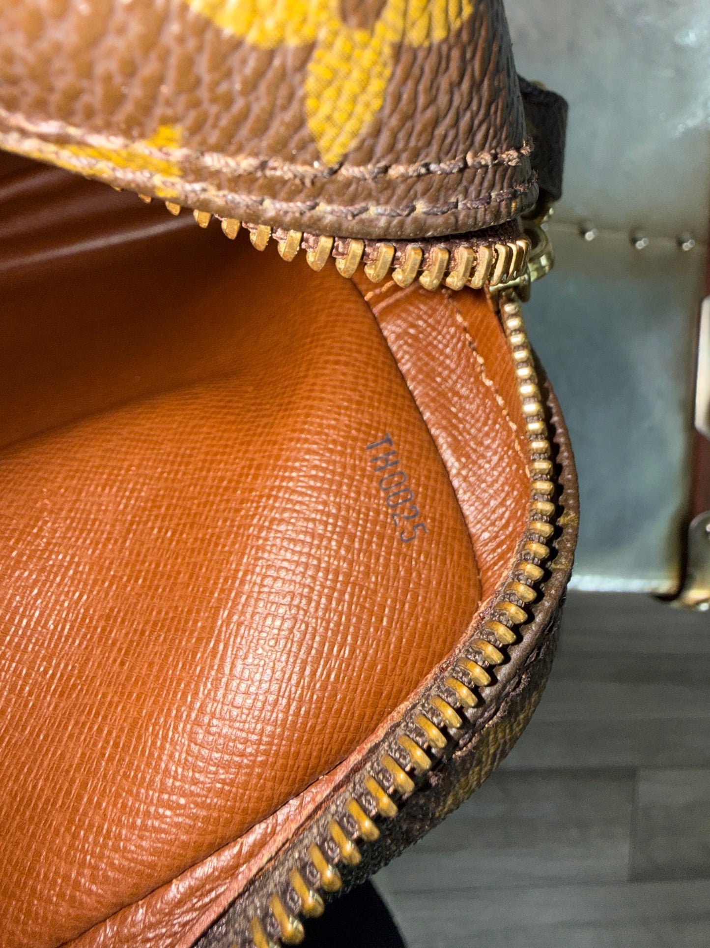 Pre-owned Authentic Louis Vuitton Amazon Monogram Crossbody Bag