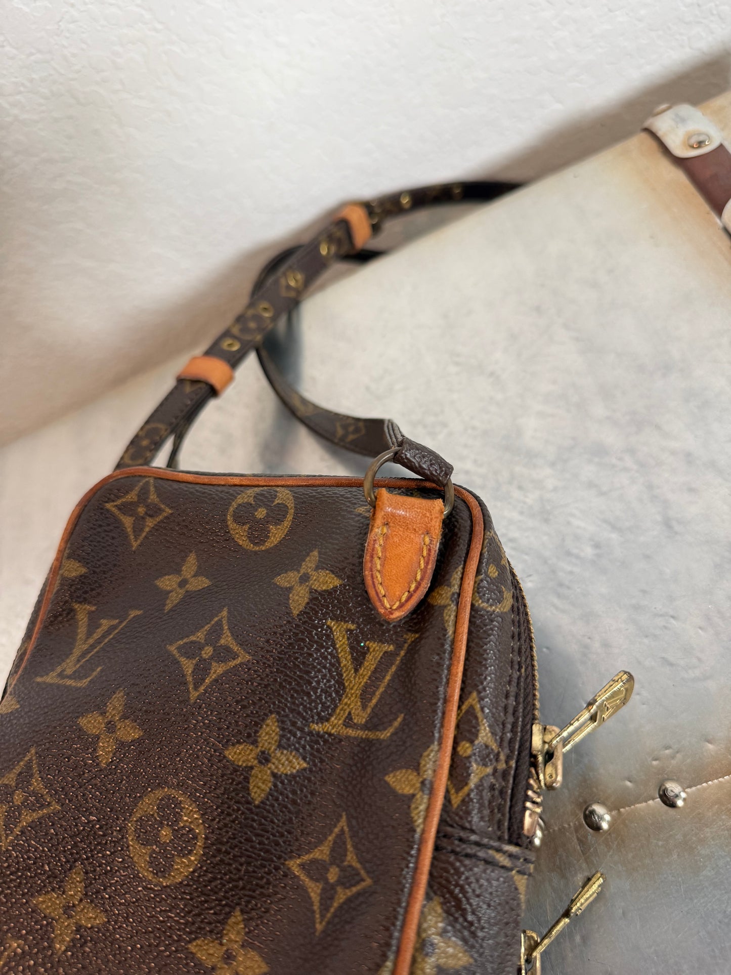 Pre-owned Louis Vuitton Mini Amazon Monogram Crossbody Bag