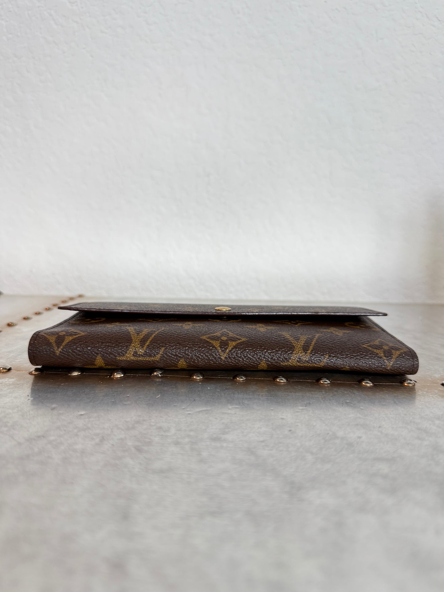 Pre-owned Authentic Louis Vuitton Portefeuille International Monogram Wallet