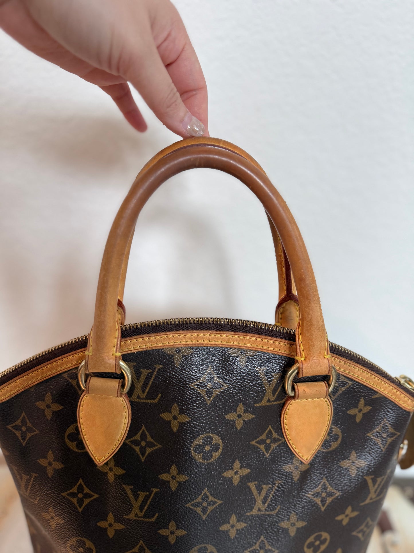 Pre-owned Authentic Louis Vuitton Lockit PM Monogram Handbag