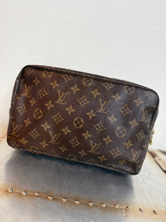Pre-owned Authentic LOUIS VUITTON Trousse De Toilette 28 Pouch