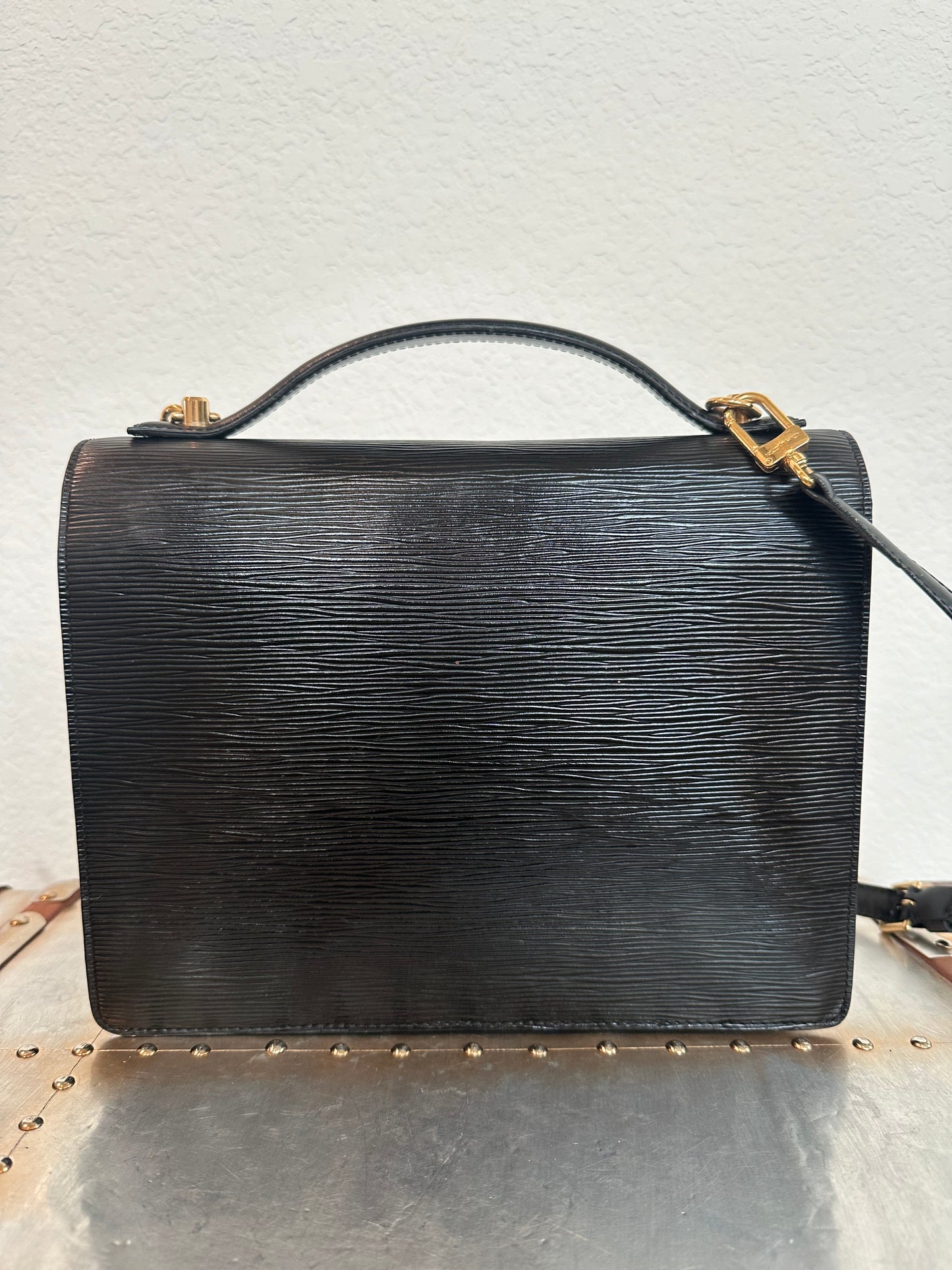 Pre-owned Authentic Louis Vuitton Monceau Epi Black Shoulder / Crossbody Bag
