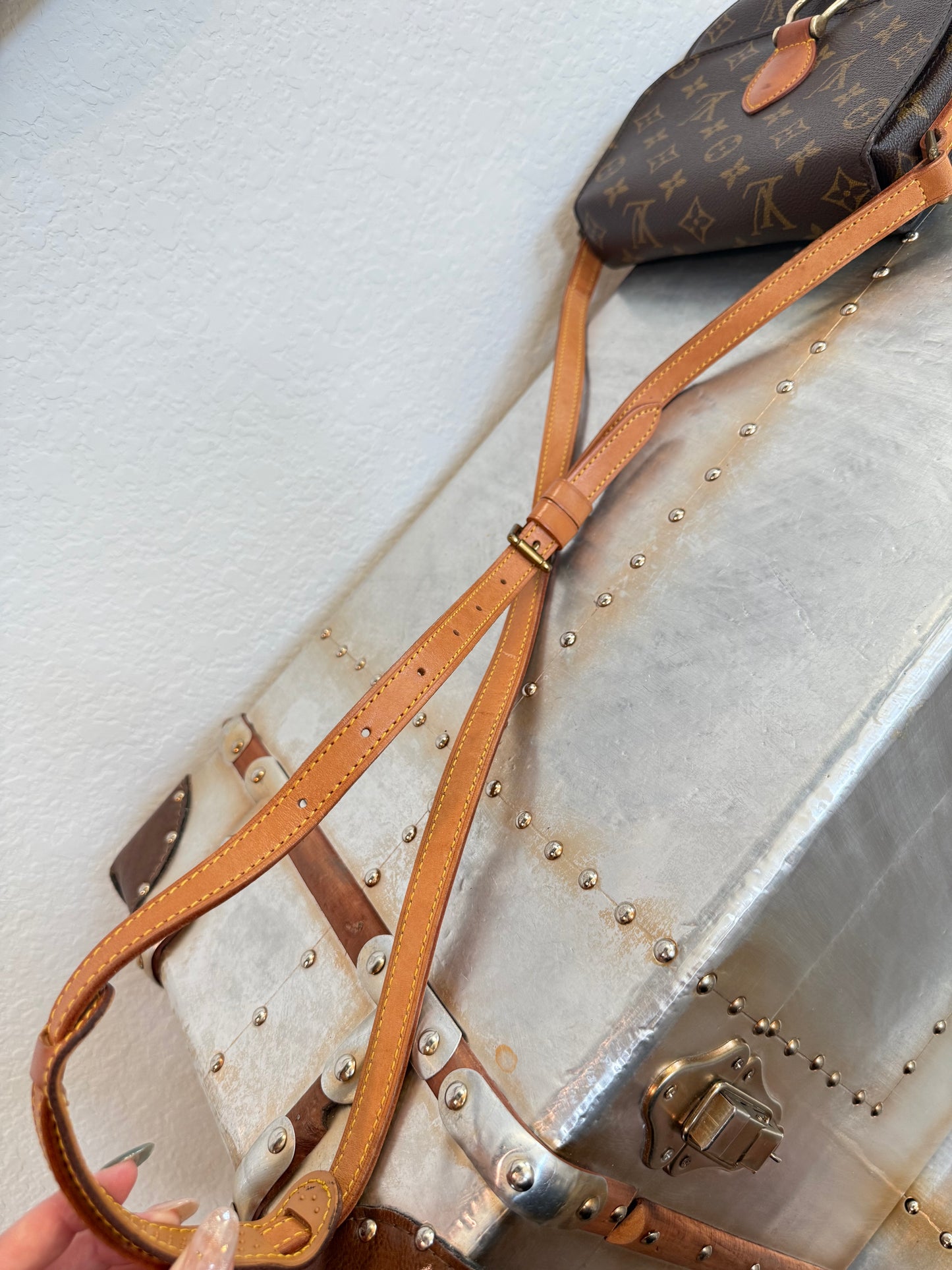 Pre-owned Authentic Louis Vuitton Saint Cloud MM Monogram Shoulder / Crossbody Bag