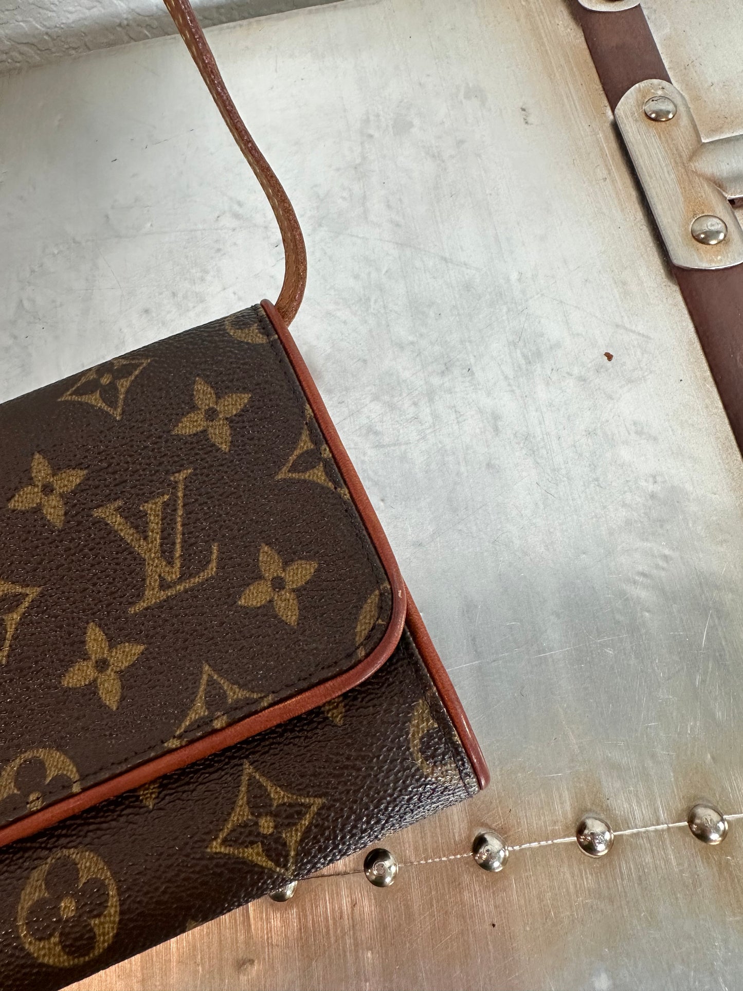 Pre-owned Authentic Louis Vuitton Pochette Twin GM Monogram Shoulder Bag