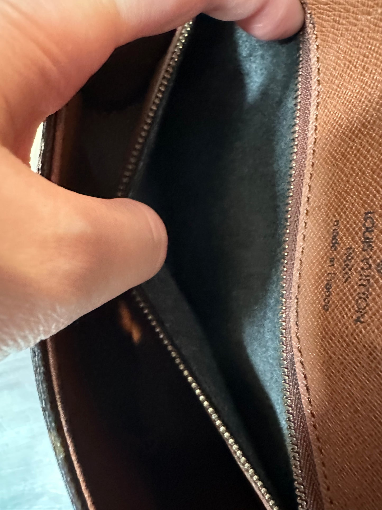 Pre-owned Authentic Louis Vuitton Saint Cloud GM Monogram Crossbody Bag
