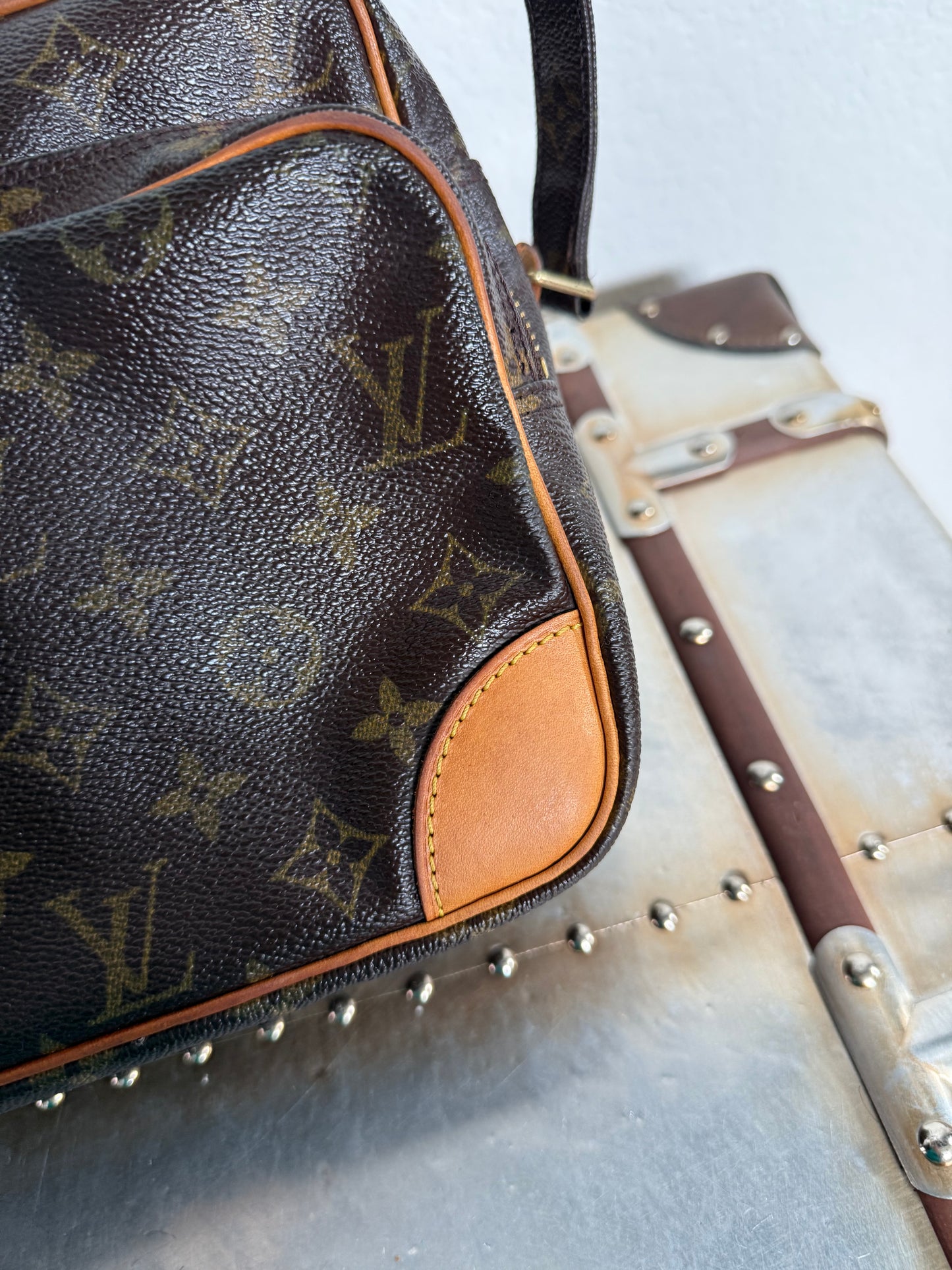 Pre-owned Louis Vuitton Nile PM Monogram Shoulder Bag/ Crossbody Bag