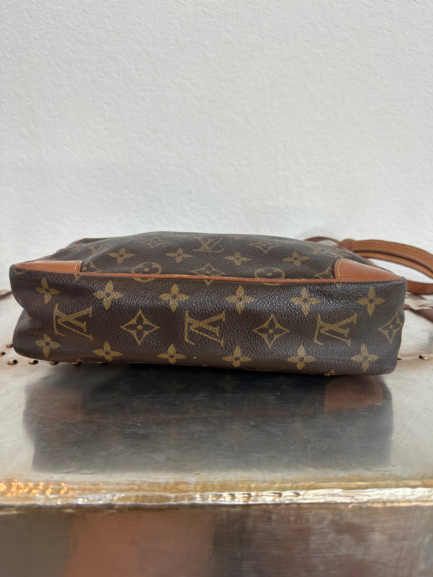 Pre-owned Authentic Louis Vuitton Trocadero 27 Monogram Crossbody Bag