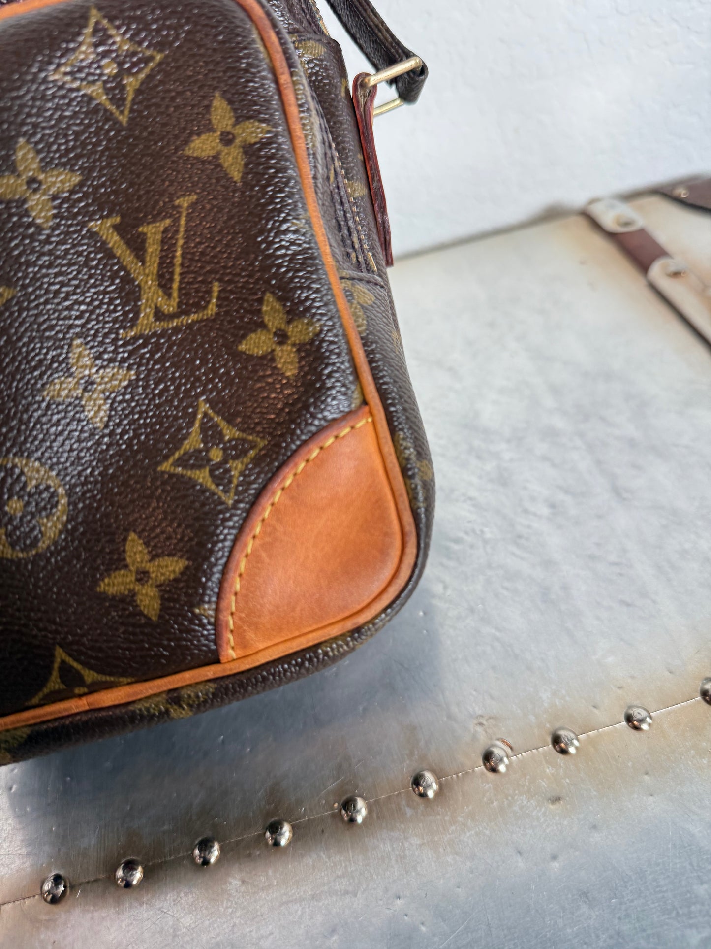 Pre-owned Authentic Louis Vuitton Amazon Monogram Crossbody Bag
