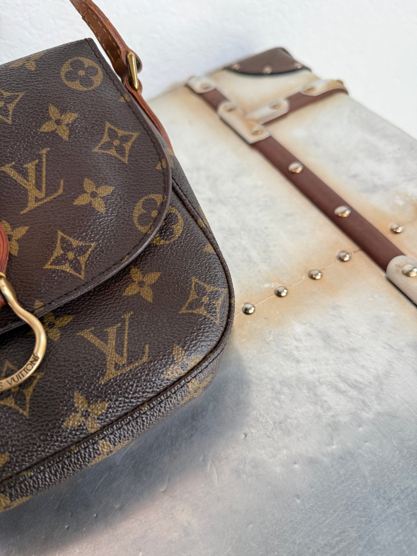Pre-owned Authentic Louis Vuitton Saint Cloud MM Monogram Shoulder / Crossbody Bag