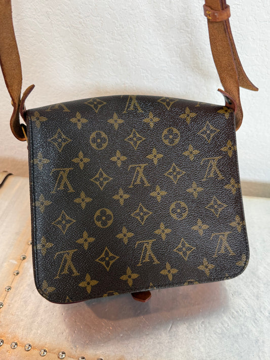 Pre-owned Louis Vuitton Cartouchiere MM Monogram Shoulder / Crossbody Bag