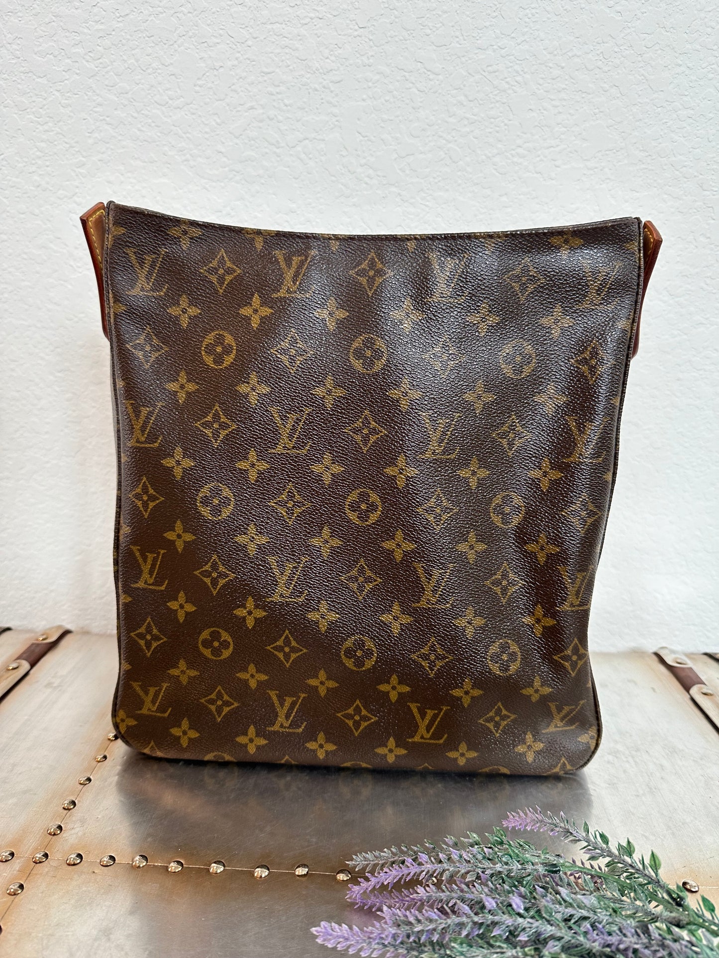Pre-owned Authentic Louis Vuitton Looping GM Monogram Shoulder Bag