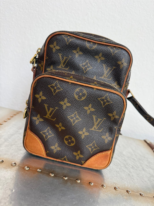 Pre-owned Authentic Louis Vuitton Amazon Monogram Crossbody Bag