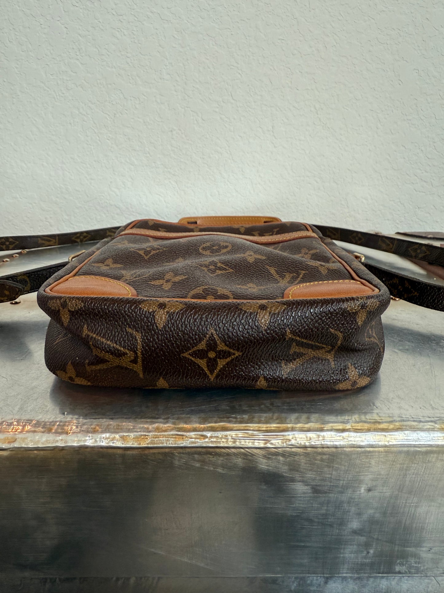 Pre-owned Authentic Louis Vuitton Danube Monogram Crossbody Bag