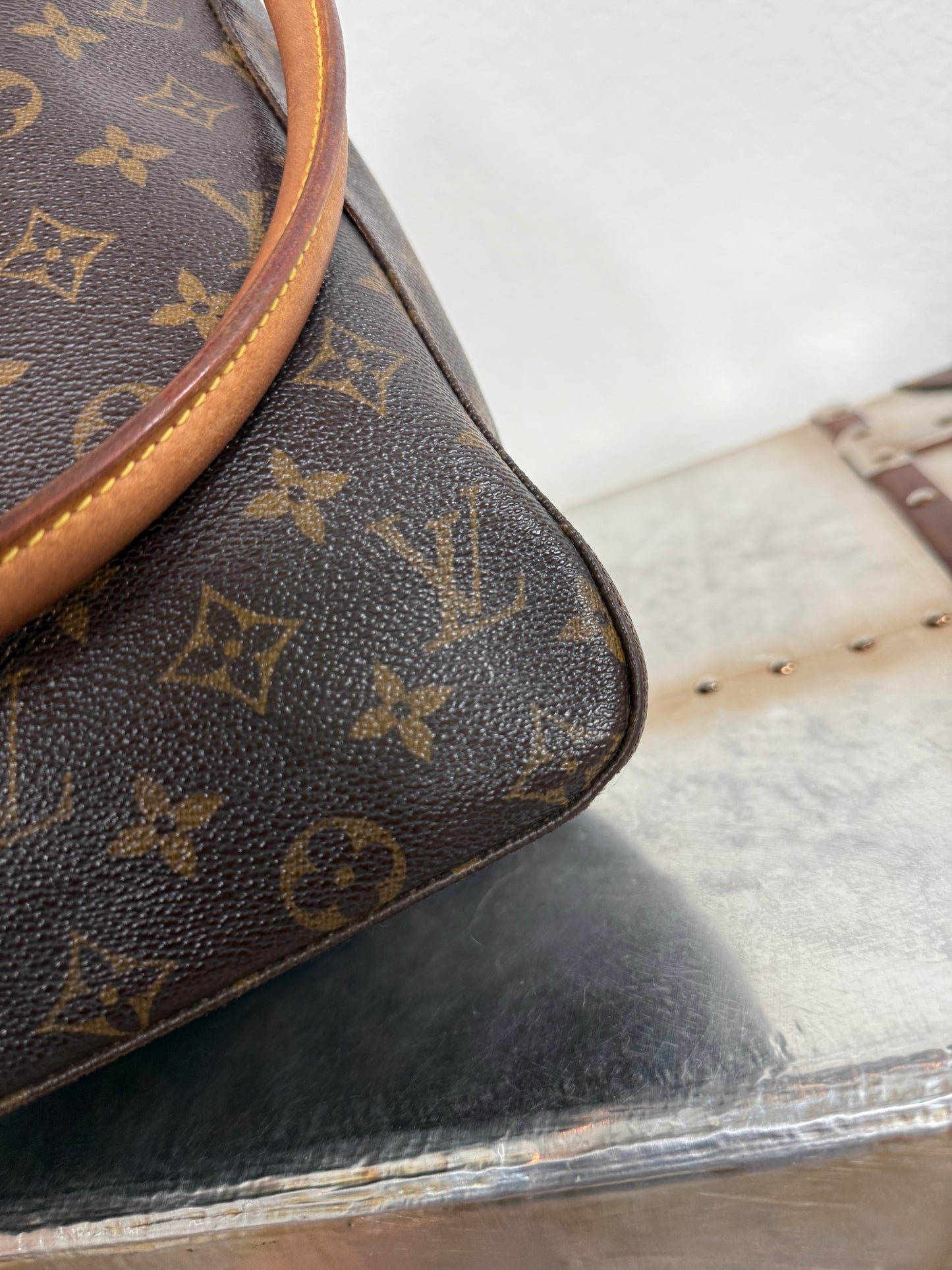 Pre-owned Authentic Louis Vuitton Looping GM Monogram Shoulder Bag