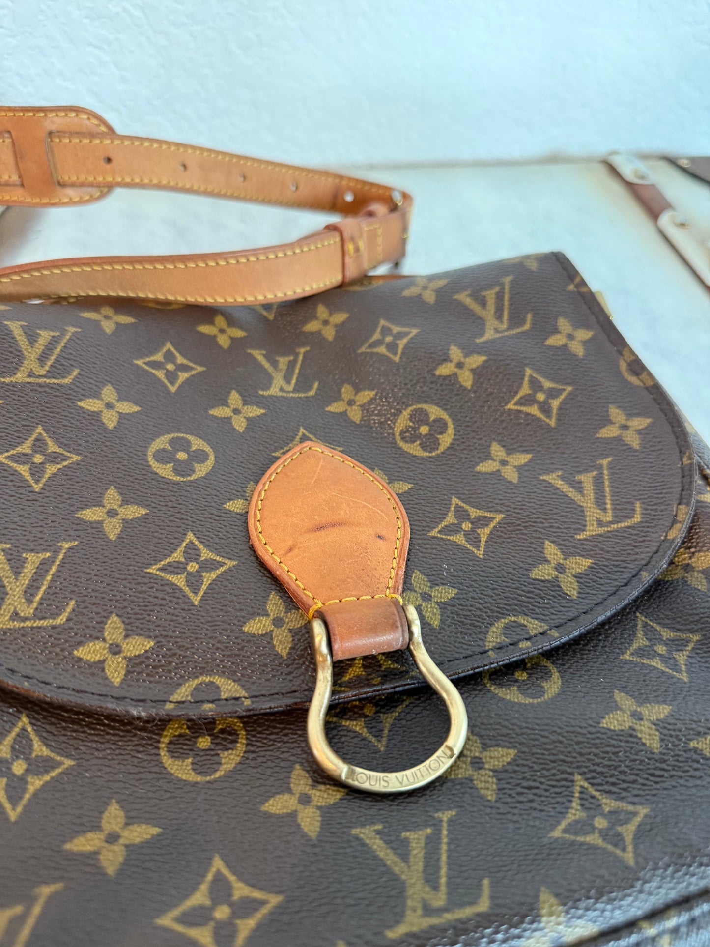 Pre-owned Authentic Louis Vuitton Saint Cloud GM Monogram Crossbody Bag