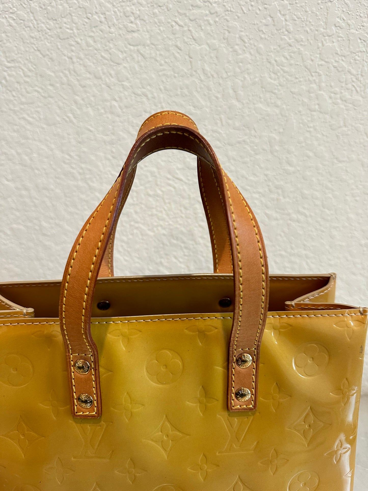 Pre-owned Authentic Louis Vuitton Reade PM Vernis Handbag