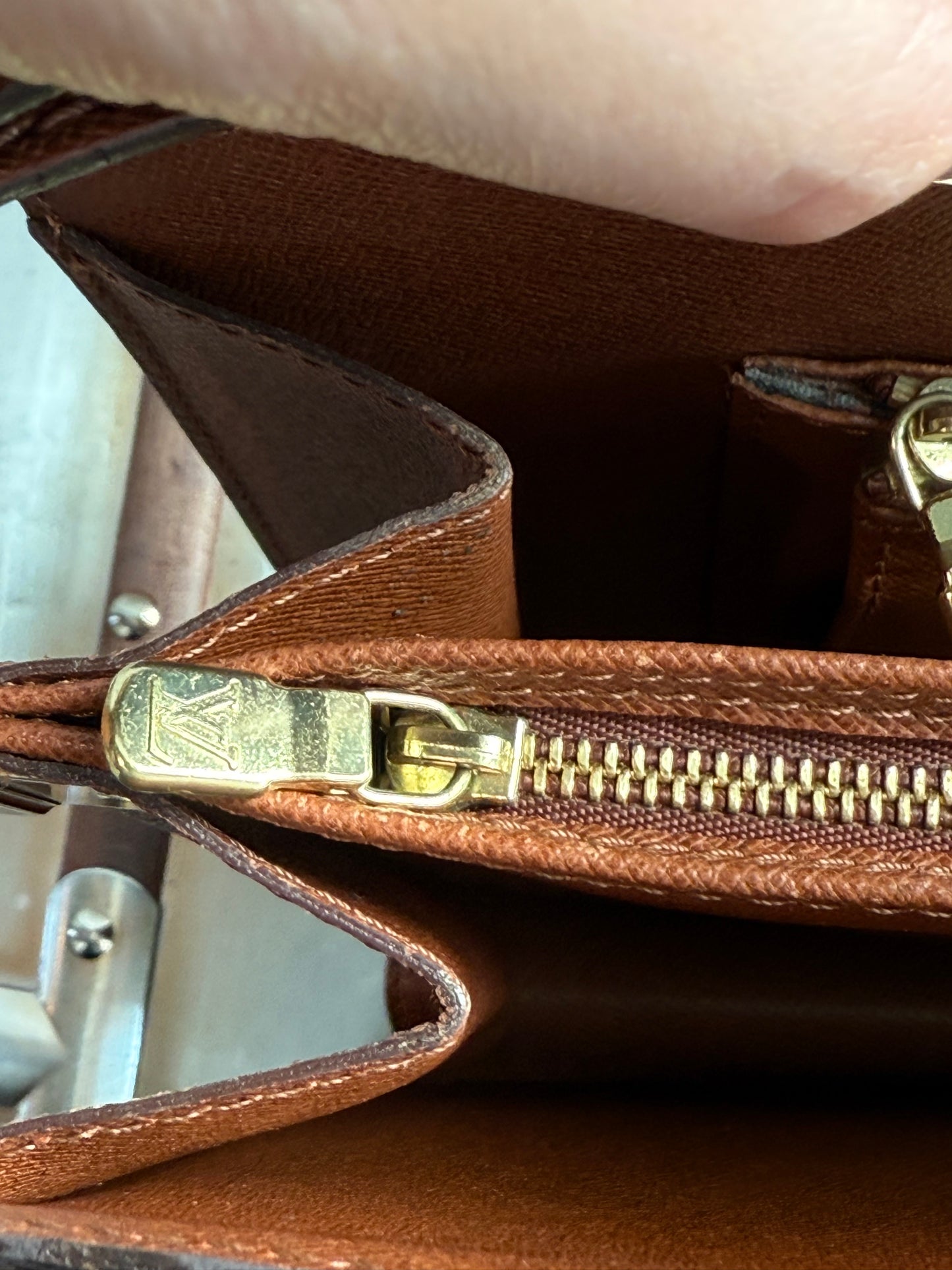 Pre-owned Authentic Louis Vuitton Courcelles Monogram Shoulder Bag