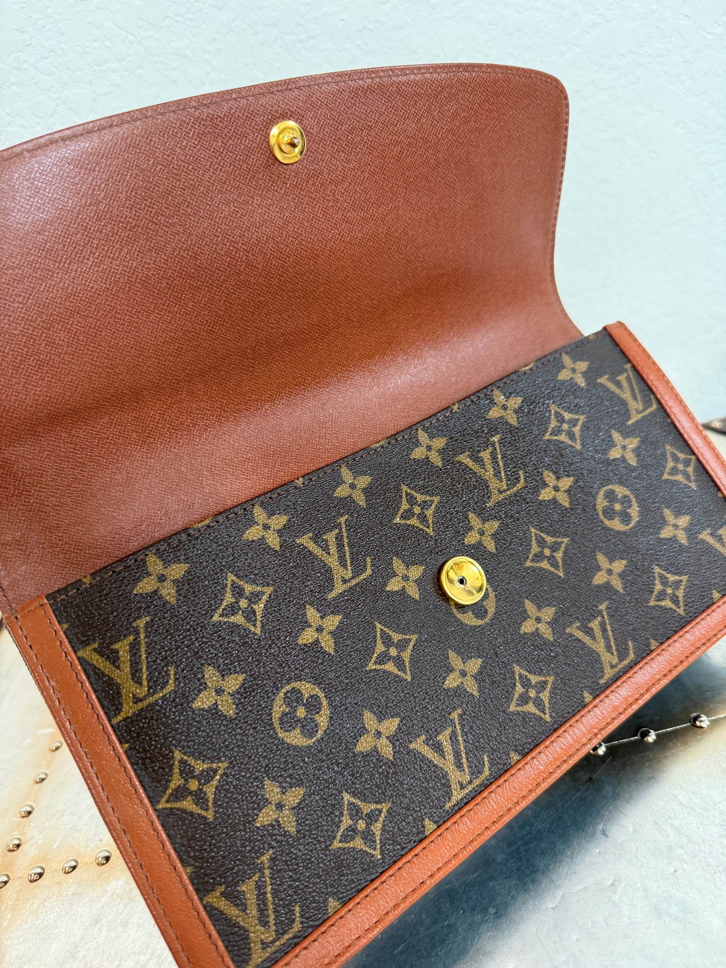 Pre-owned Authentic Louis Vuitton Monogram Dame Clutch Handbag