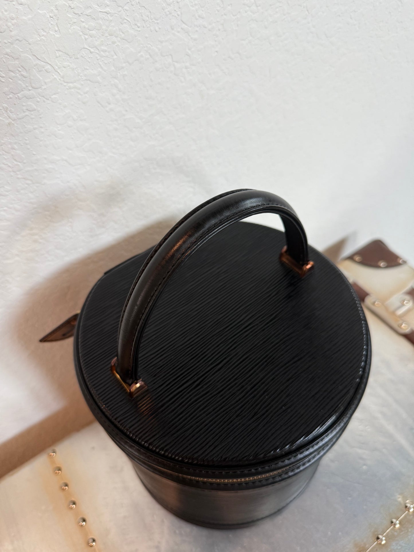 Pre-owned Authentic Louis Vuitton Epi Cannes Vanity Handbag