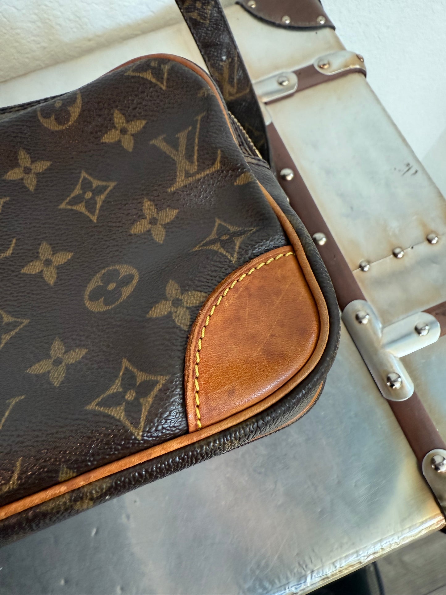 Pre-owned Louis Vuitton Nile PM Monogram Shoulder Bag/ Crossbody Bag