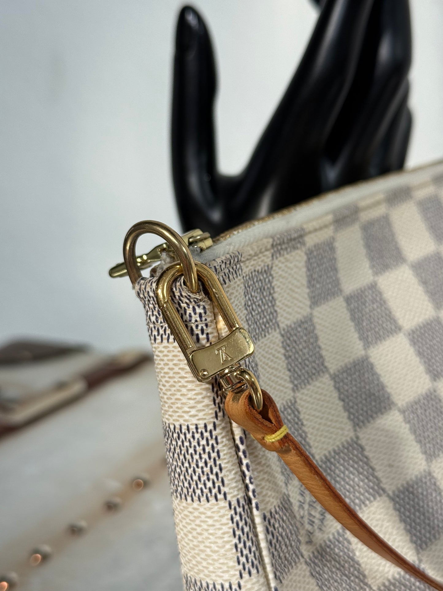 Pre-owned Louis Vuitton Pochette Accessoires Damier Azur Shoulder / Handbag