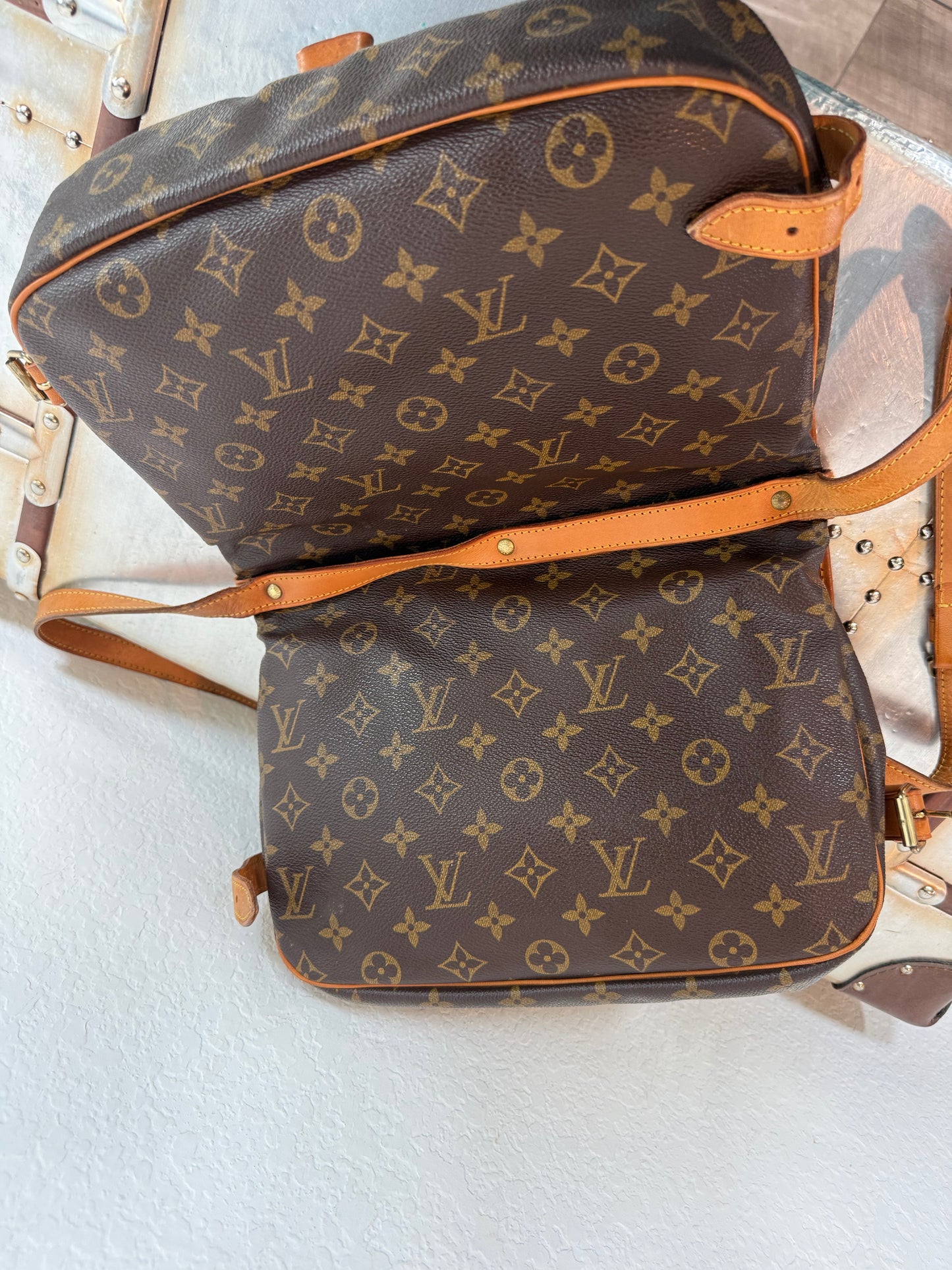 Pre-owned Authentic Louis Vuitton Saumur 30 Monogram Crossbody Bag