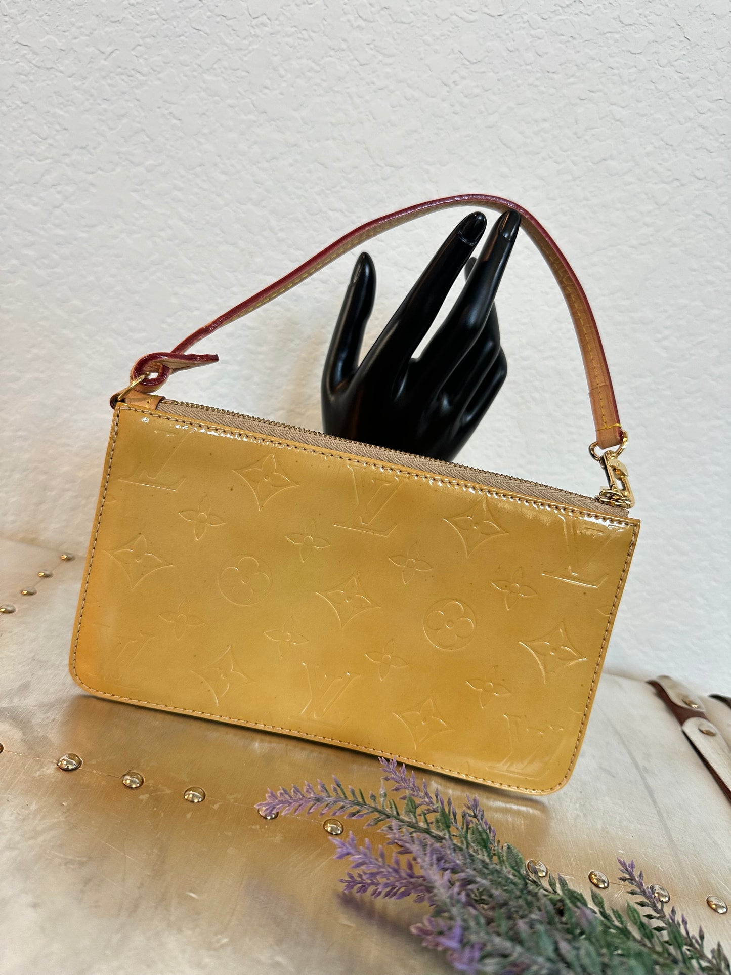 Pre-owned Authentic Louis Vuitton Vernis Lexington Pochette Handbag