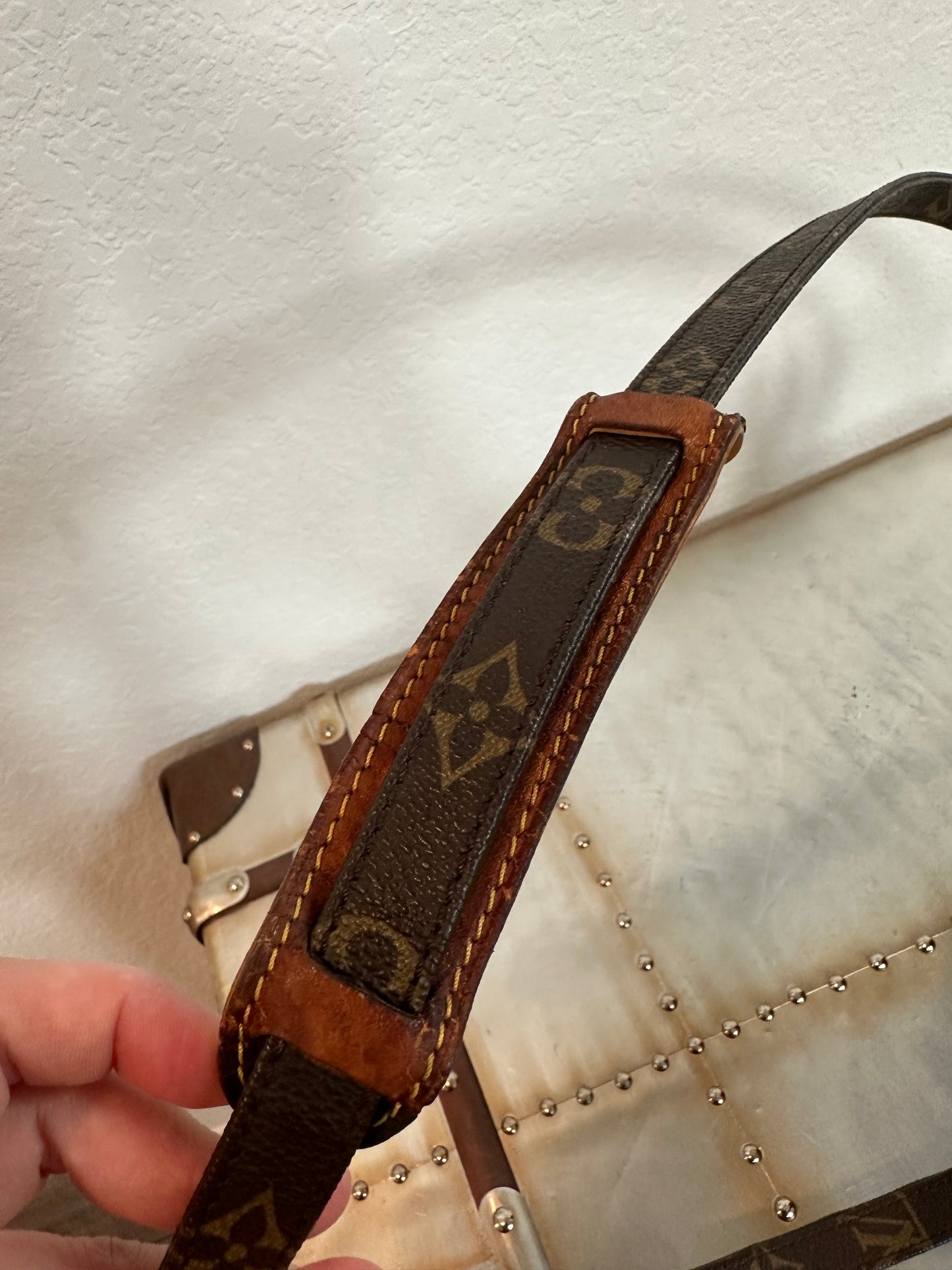 Pre-owned Authentic Louis Vuitton Amazon Monogram Crossbody Bag