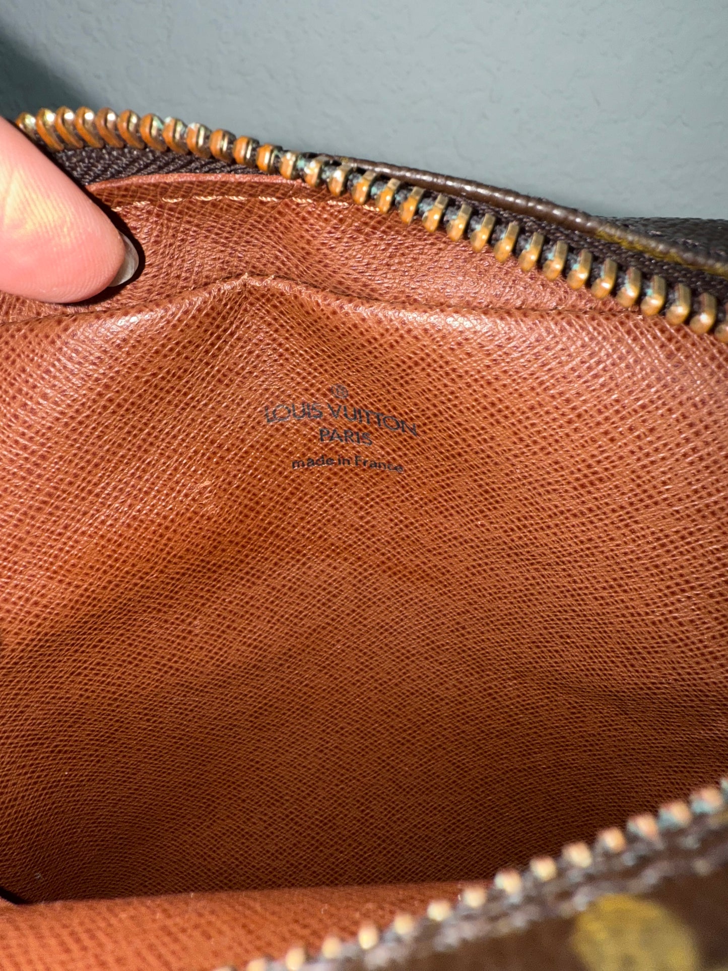 Pre-owned Authentic Louis Vuitton Amazon Monogram Crossbody Bag
