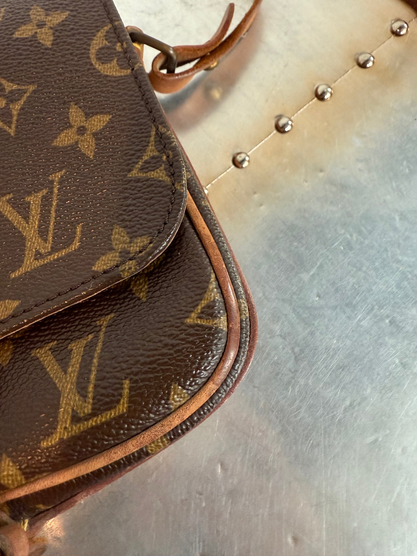 Pre-owned Louis Vuitton Cartouchiere PM Monogram Shoulder / Crossbody Bag