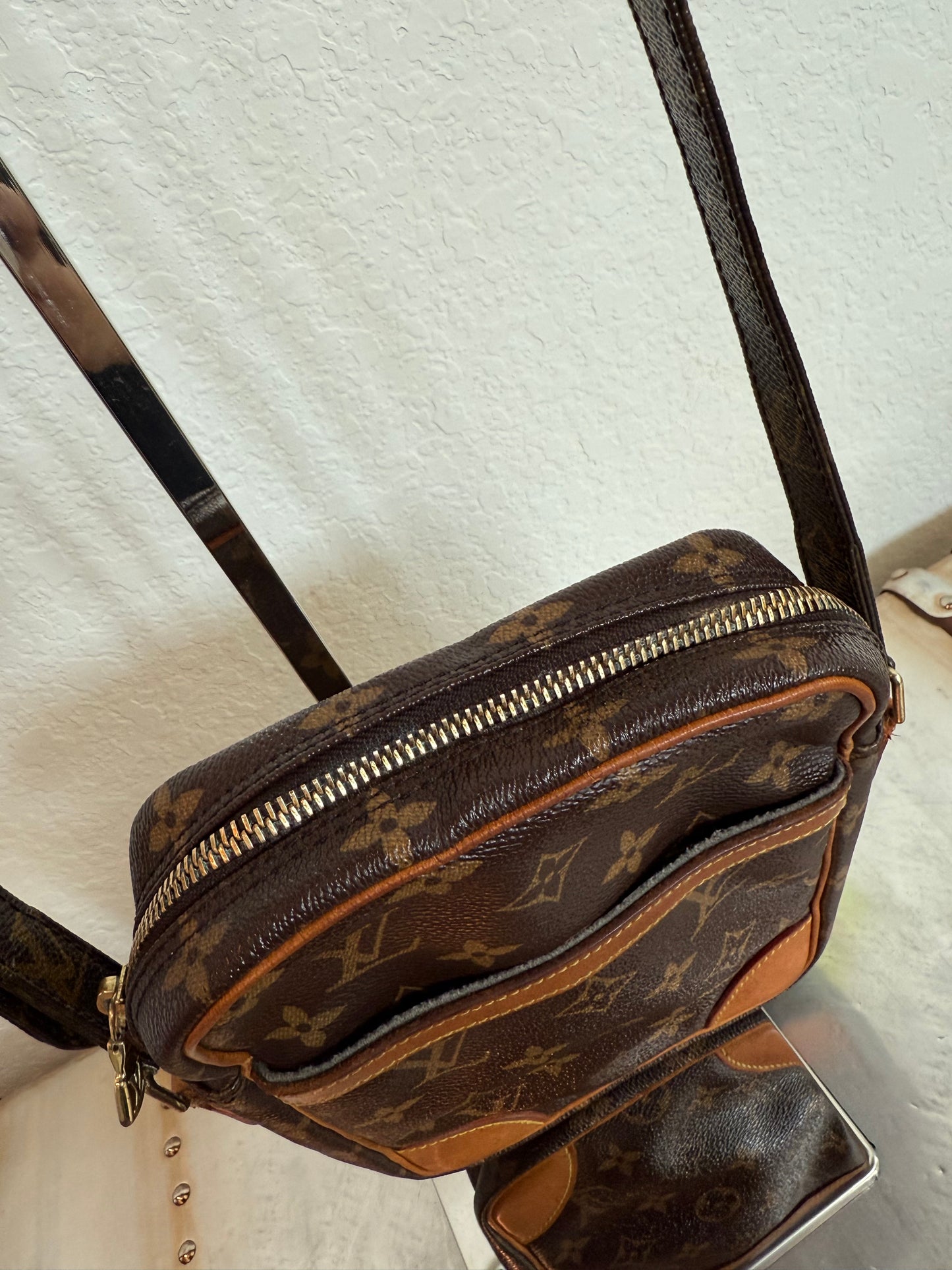 Pre-owned Authentic Louis Vuitton Danube Monogram Crossbody Bag