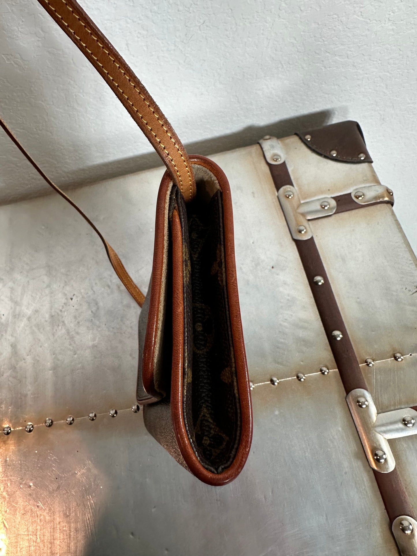 Pre-owned Authentic Louis Vuitton Pochette Twin GM Monogram Shoulder Bag