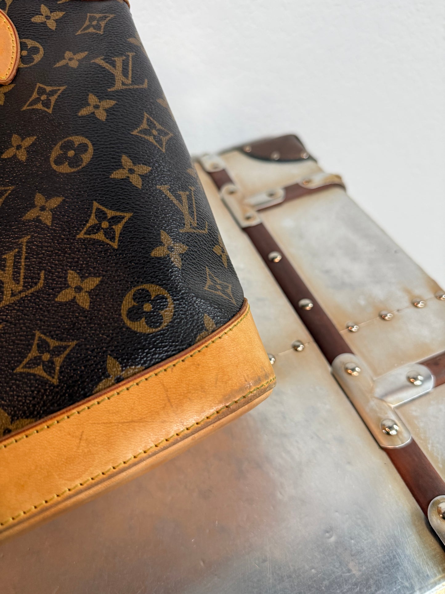 Pre-owned Authentic Louis Vuitton Lockit PM Monogram Handbag