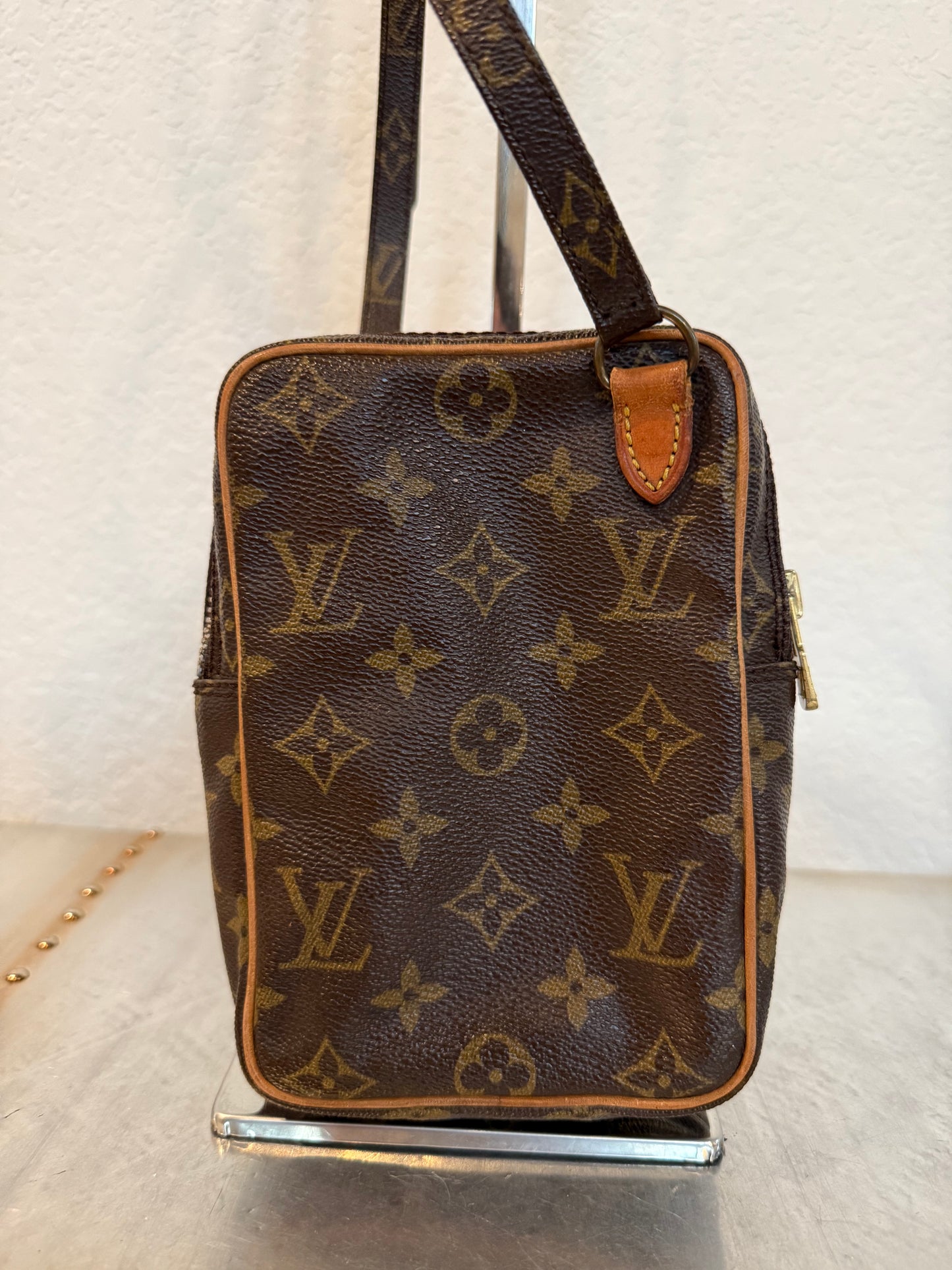 Pre-owned Louis Vuitton Mini Amazon Monogram Crossbody Bag
