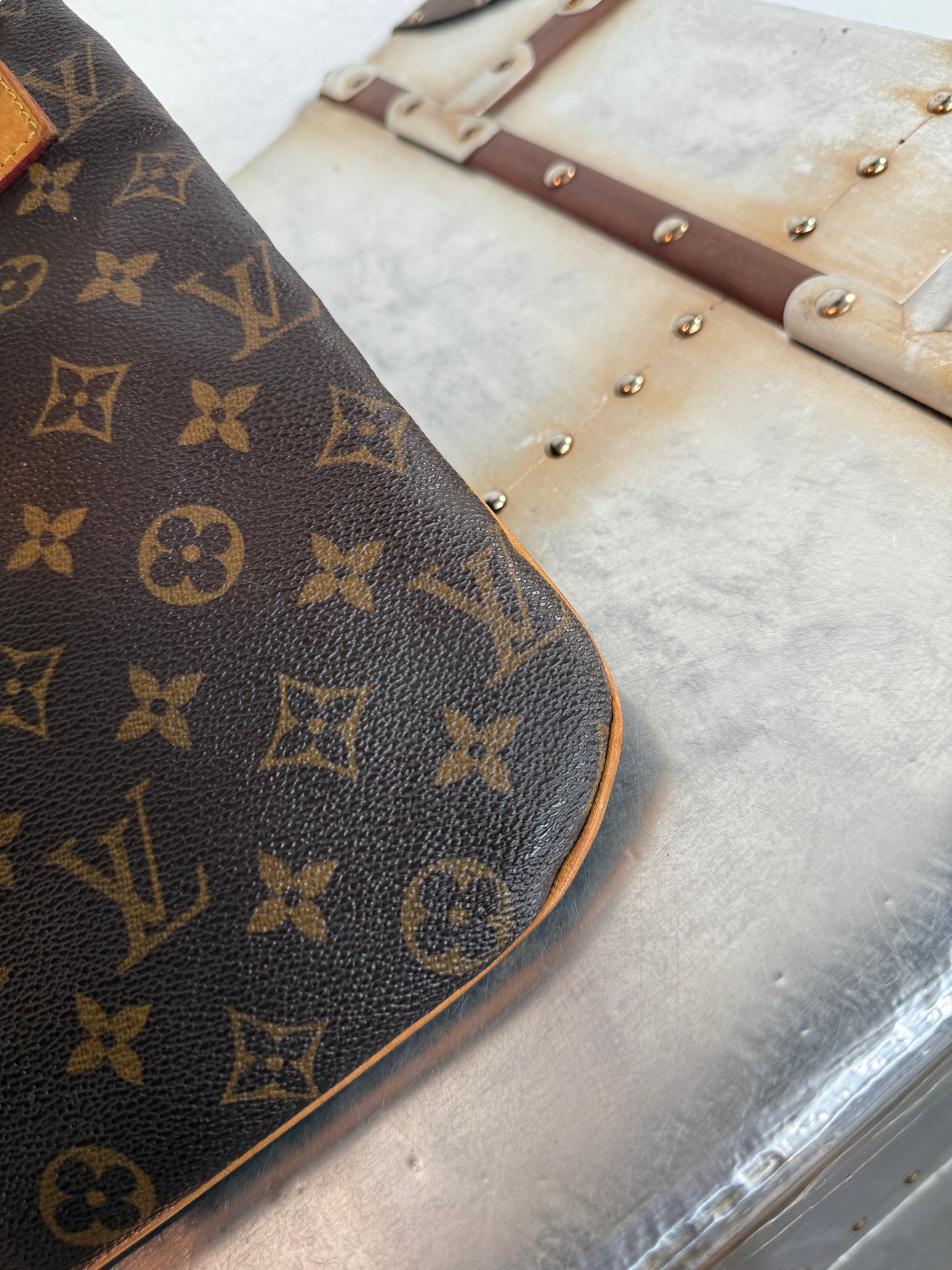 Pre-owned Authentic Louis Vuitton Pochette Bosphore Monogram Shoulder / Crossbody Bag
