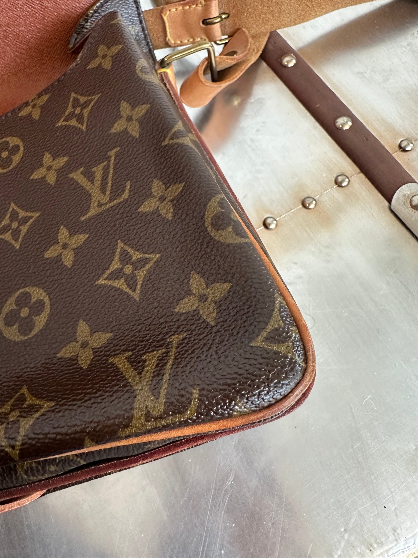 Pre-owned Louis Vuitton Cartouchiere GM Monogram Shoulder / Crossbody Bag