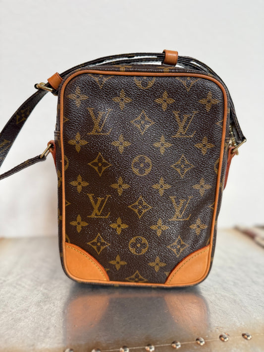 Pre-owned Authentic Louis Vuitton Amazon Monogram Crossbody Bag