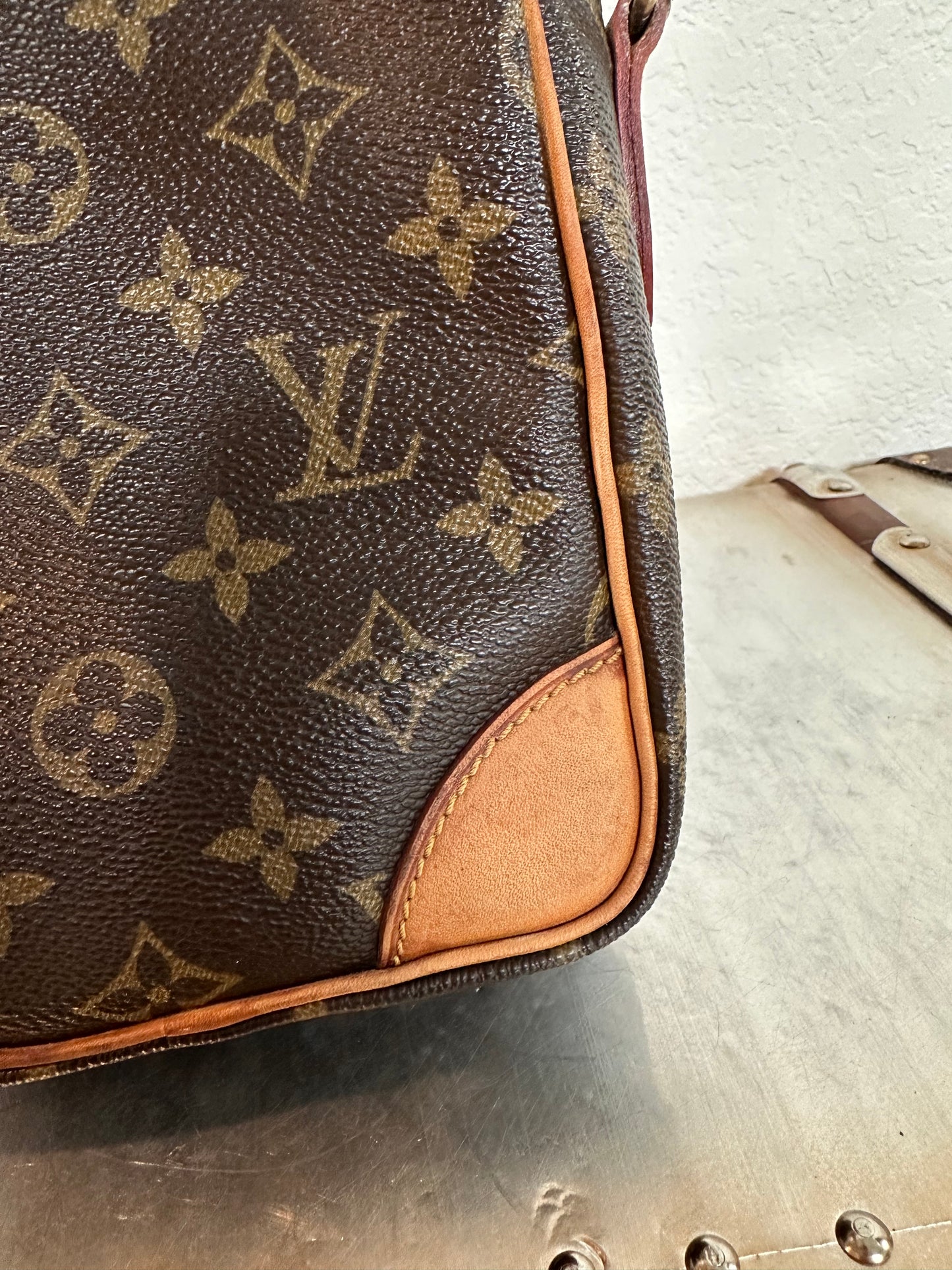 Pre-owned Authentic Louis Vuitton Amazon Monogram Crossbody Bag