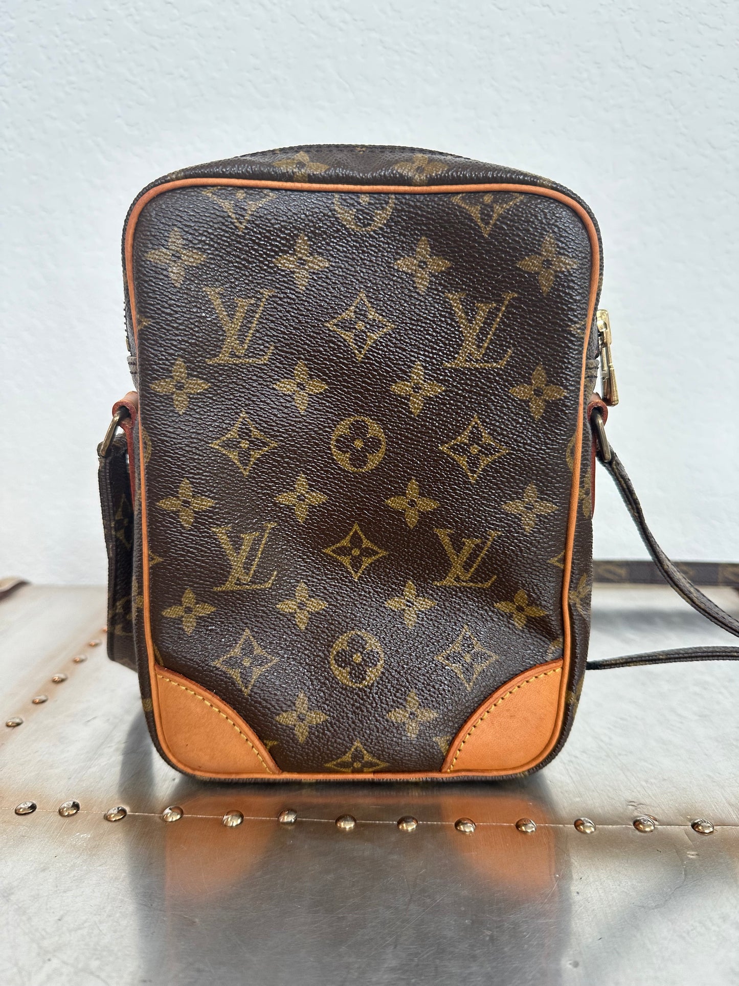 Pre-owned Authentic Louis Vuitton Amazon Monogram Crossbody Bag
