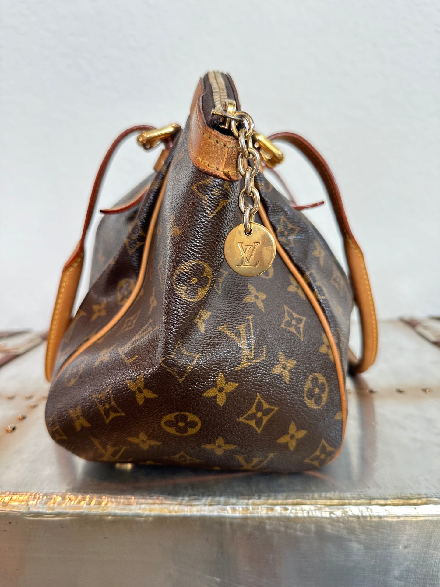 Pre-owned Authentic Louis Vuitton Tivoli GM Monogram Shoulder Bag