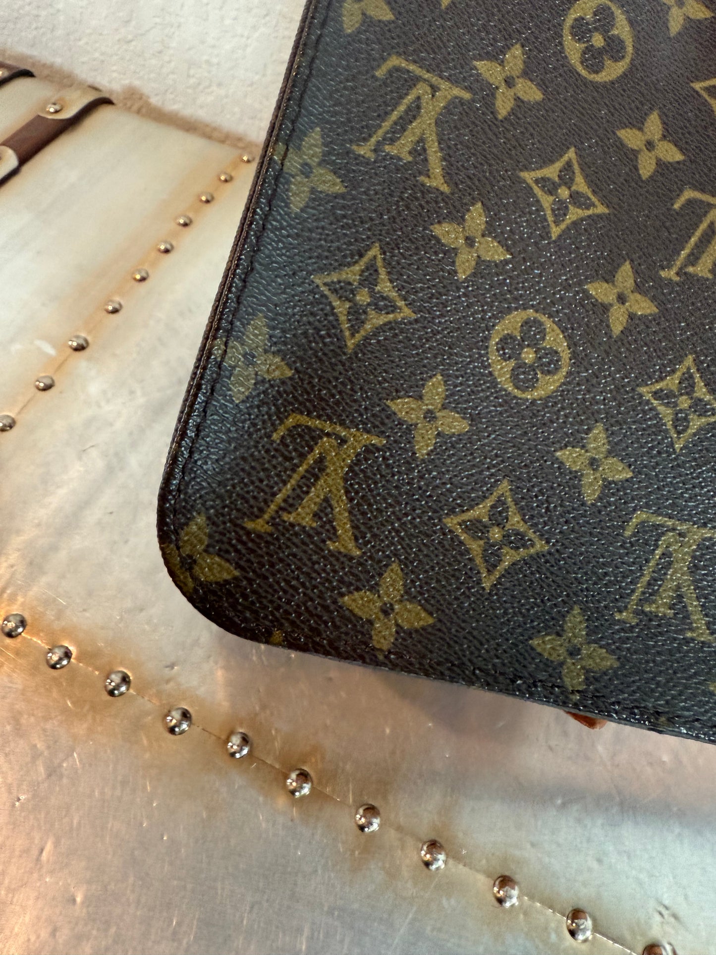 Pre-owned Louis Vuitton Cartouchiere MM Monogram Shoulder / Crossbody Bag