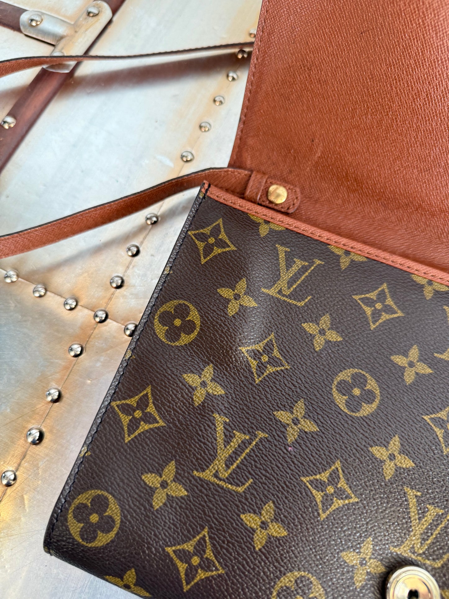 Pre-owned Authentic Louis Vuitton Bordeaux 27 2-Way Clutch / Shoulder Bag