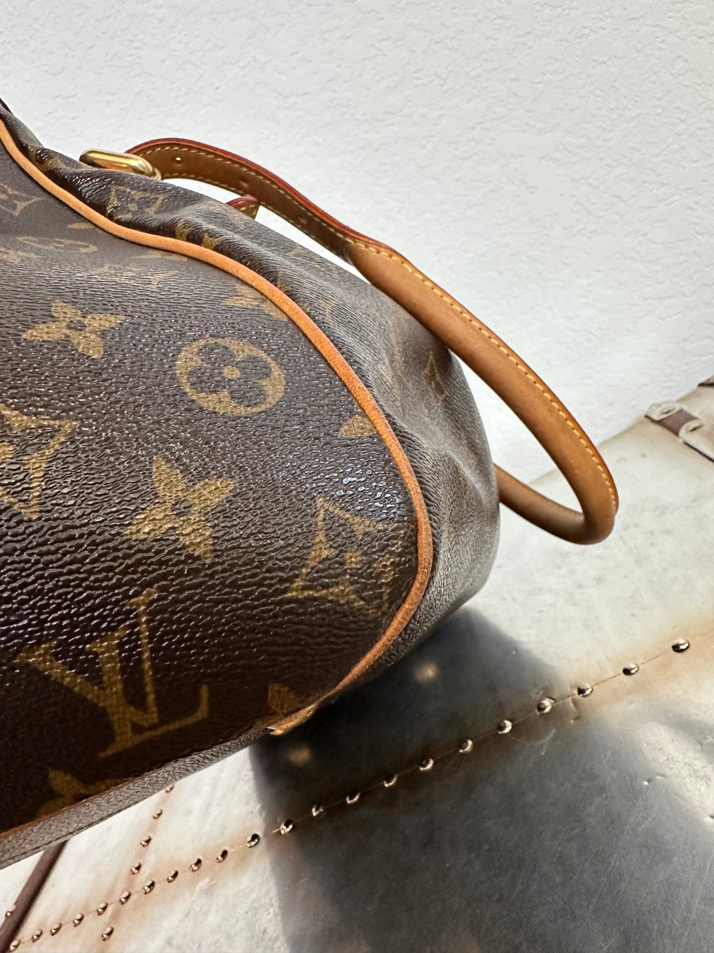 Pre-owned Authentic Louis Vuitton Tivoli GM Monogram Shoulder Bag