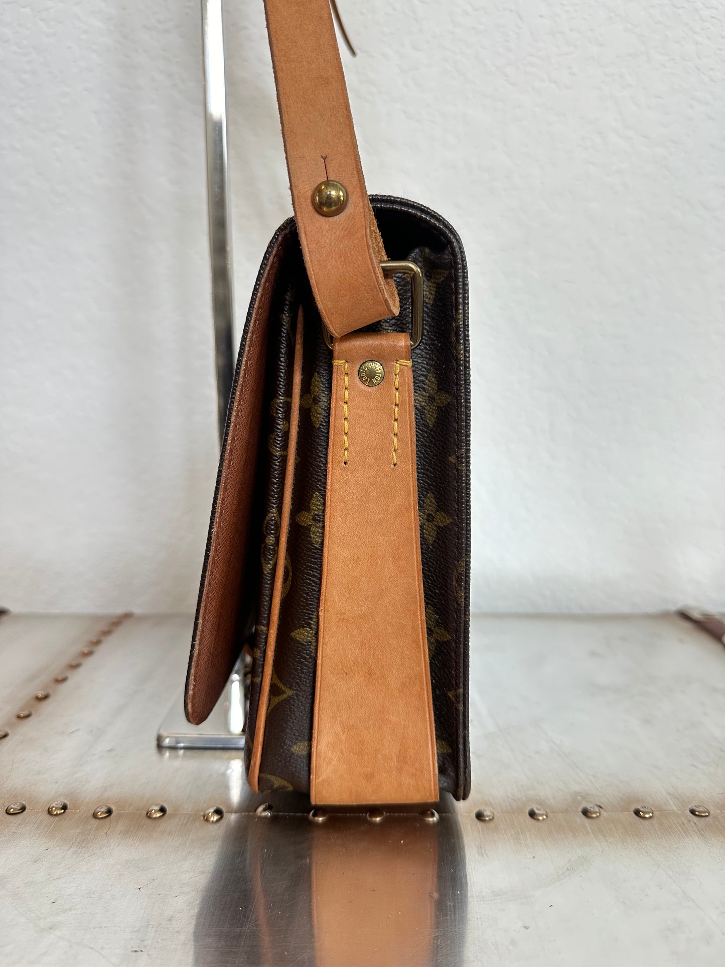 Pre-owned Louis Vuitton Cartouchiere GM Monogram Shoulder / Crossbody Bag